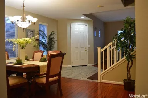 781 Saffron Dr, Tracy, CA 95377 photo 2