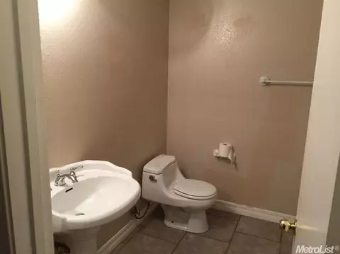 1321 Ricardo Way, Modesto, CA 95351 photo 4