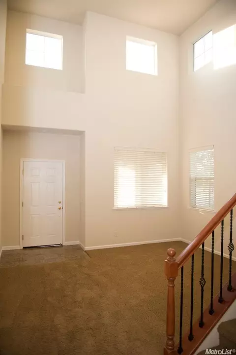 482 Lily Dr, Merced, CA 95341 photo 3