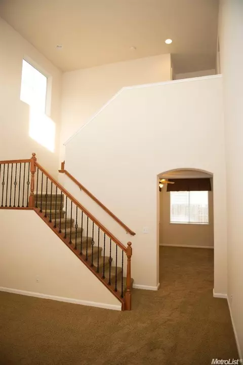 482 Lily Dr, Merced, CA 95341 photo 2