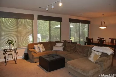 2071 Bishop Way, Lodi, CA 95242 photo 2