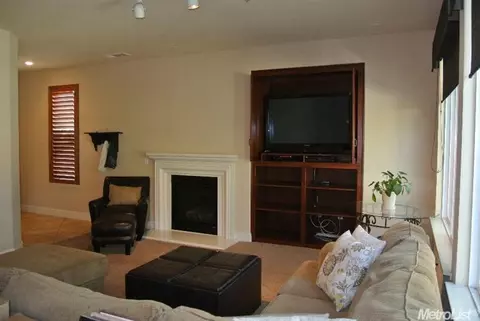2071 Bishop Way, Lodi, CA 95242 photo 4