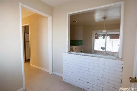 351 Charles Ave, Manteca, CA 95336 photo 8