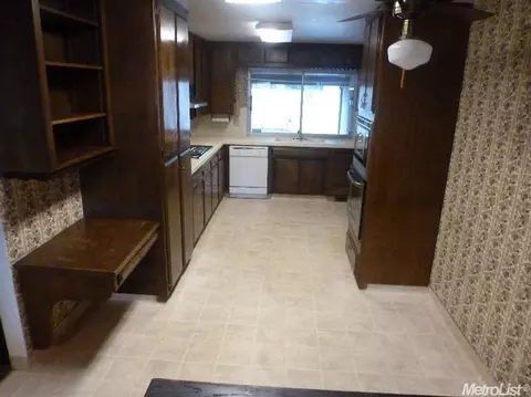 1305 Wallin Way, Modesto, CA 95351 photo 8