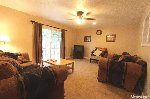40 Manor Ave, Gustine, CA 95322 photo 4