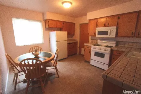 40 Manor Ave, Gustine, CA 95322 photo 5