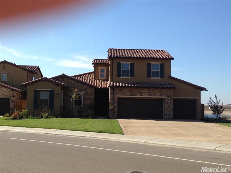 1307 Como Dr, Manteca, CA 95337 photo 1