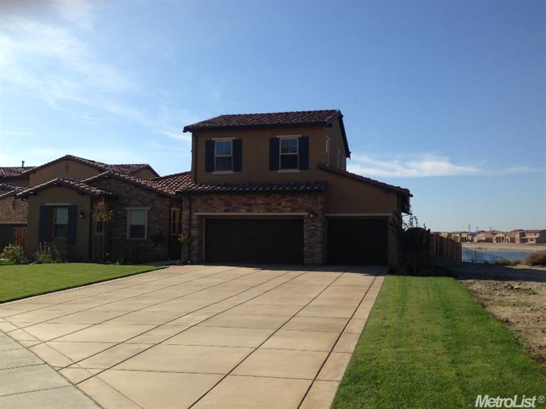 1307 Como Dr, Manteca, CA 95337 photo 2