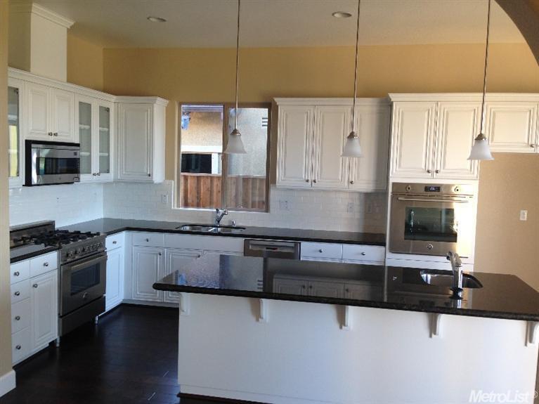 1307 Como Dr, Manteca, CA 95337 photo 4