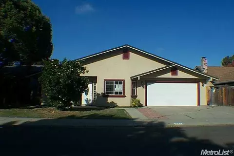 921 Cypress St, Manteca, CA 95336 photo 1