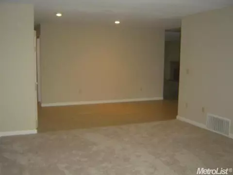 921 Cypress St, Manteca, CA 95336 photo 2