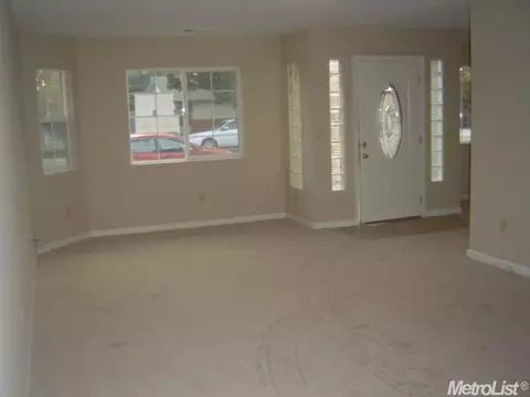 921 Cypress St, Manteca, CA 95336 photo 3