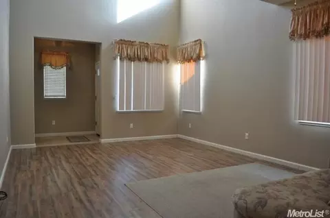 4047 Ivory Ln, Turlock, CA 95382 photo 2