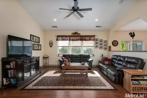 6440 Claim St, Placerville, CA 95667 photo 2