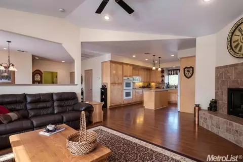 6440 Claim St, Placerville, CA 95667 photo 3