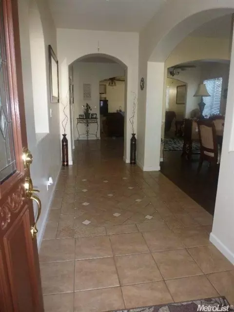 1005 Changason Way, Modesto, CA 95351 photo 2