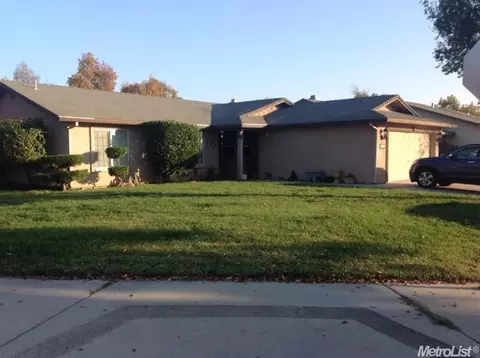928 Chalone Dr, Modesto, CA 95358 photo 2