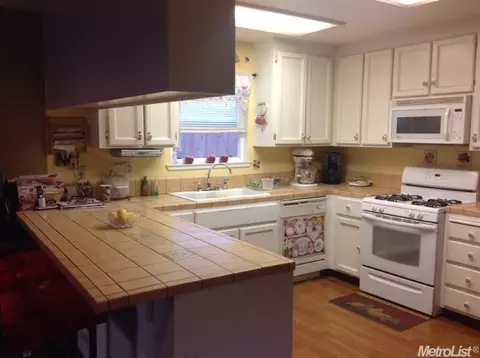 928 Chalone Dr, Modesto, CA 95358 photo 9
