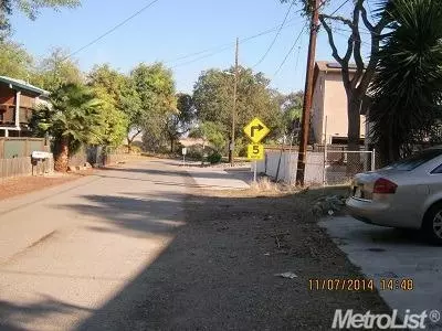 1066 E Willow Ave, Manteca, CA 95337 photo 4