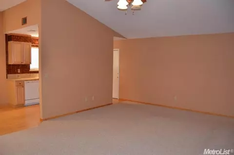 367 Valley Ave, Lodi, CA 95240 photo 5