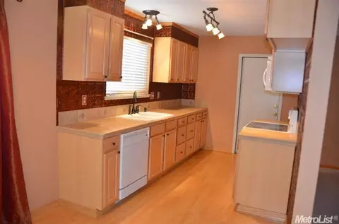 367 Valley Ave, Lodi, CA 95240 photo 8