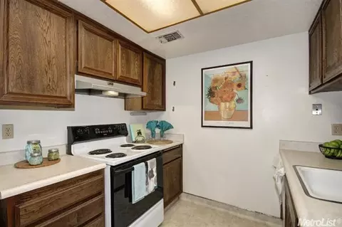2204 E 8th St, Davis, CA 95618 photo 9