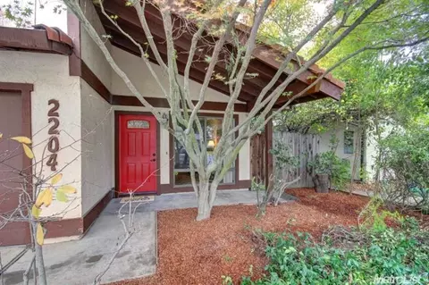 2204 E 8th St, Davis, CA 95618 photo 2