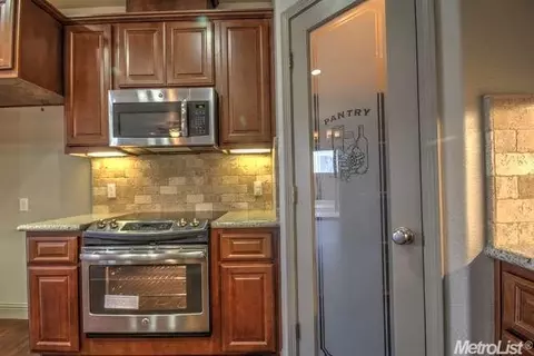 185 E Milgeo Ave, Ripon, CA 95366 photo 8