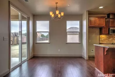 185 E Milgeo Ave, Ripon, CA 95366 photo 4