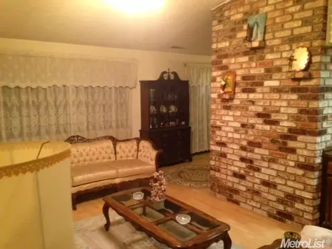 3060 N Olive Ave, Turlock, CA 95382 photo 2