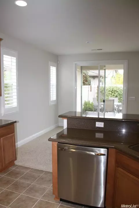 1595 Maple Valley St, Manteca, CA 95336 photo 5