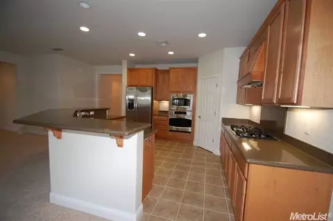 1595 Maple Valley St, Manteca, CA 95336 photo 4