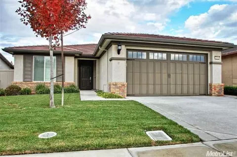 1595 Maple Valley St, Manteca, CA 95336 photo 1