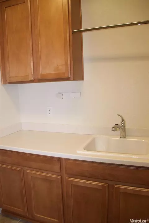 1595 Maple Valley St, Manteca, CA 95336 photo 18