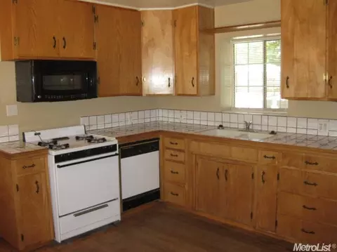 1417 Joni Ave, Modesto, CA 95350 photo 3