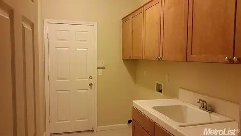 1300 Whispering Wind Dr, Tracy, CA 95377 photo 4