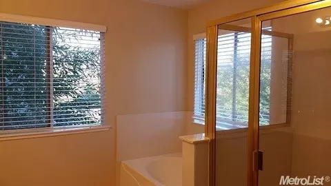 1300 Whispering Wind Dr, Tracy, CA 95377 photo 5