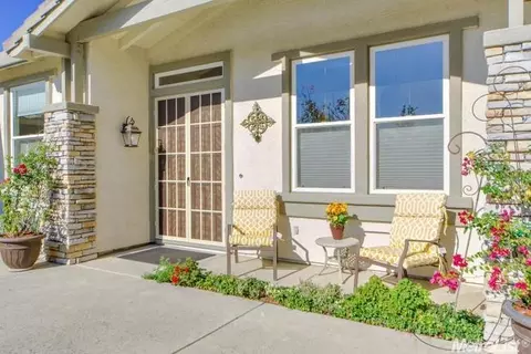 2215 Rockwell Dr, Davis, CA 95618 photo 2