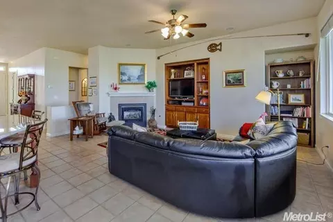 2215 Rockwell Dr, Davis, CA 95618 photo 9