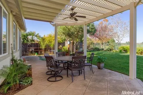 2215 Rockwell Dr, Davis, CA 95618 photo 4