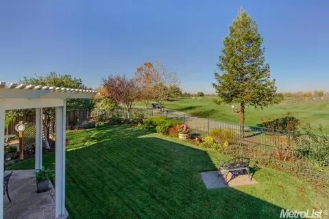 2215 Rockwell Dr, Davis, CA 95618 photo 3