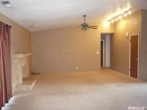 1117 Fruitridge Ct, Modesto, CA 95351 photo 2