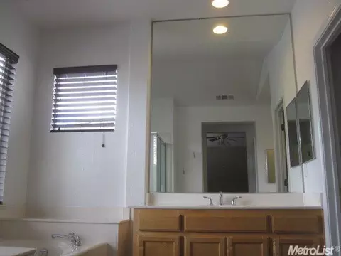 1178 Michael Dr, Tracy, CA 95377 photo 6