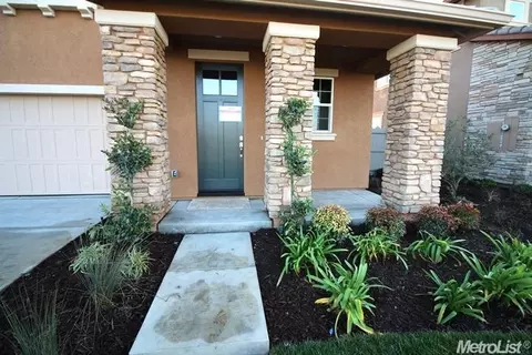 1492 Field Dr, Turlock, CA 95382 photo 2