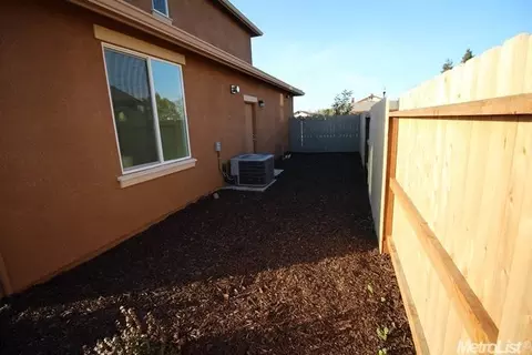 1492 Field Dr, Turlock, CA 95382 photo 13