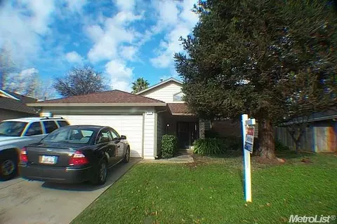 271 W E St, Galt, CA 95632 photo 2