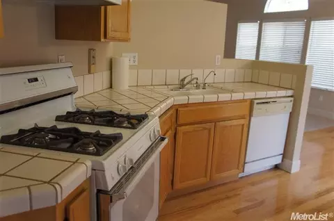1562 Shadowood Ct, Tracy, CA 95376 photo 6