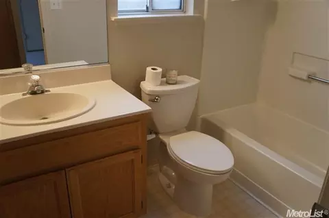 1562 Shadowood Ct, Tracy, CA 95376 photo 9