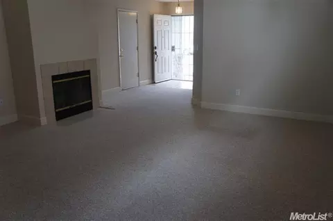 1562 Shadowood Ct, Tracy, CA 95376 photo 2