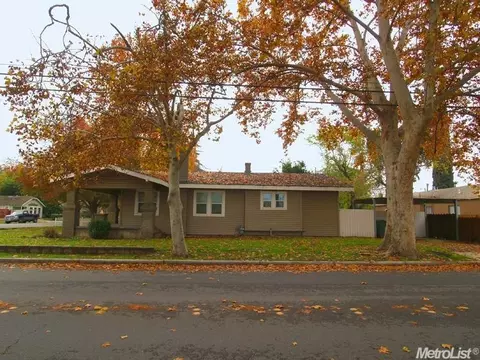 301 S Orange St, Turlock, CA 95380 photo 4